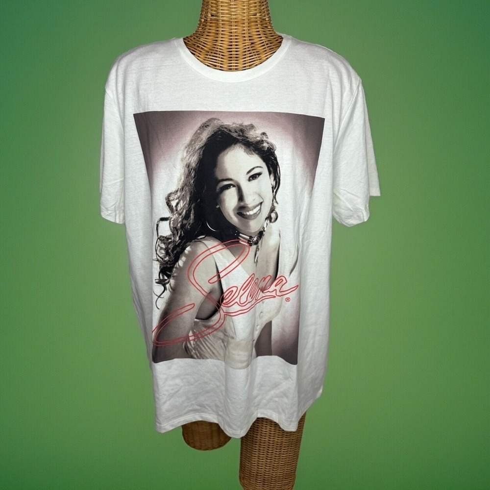 Selena Graphic Tee, Color: Winter White, Size XXL, New With Tags